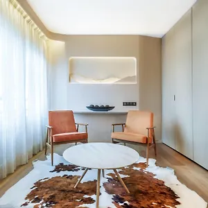 https://hotel-le-pre-carre.hotels-rhonealpes.com